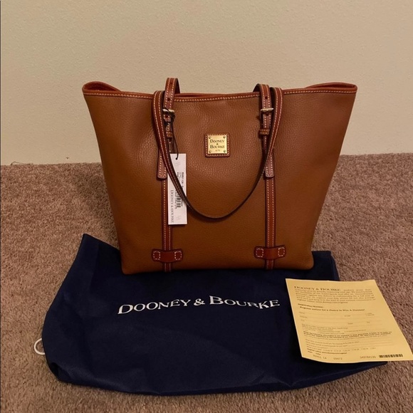 Dooney & Bourke Handbags - Dooney and Bourke Tote